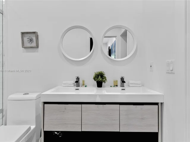 15 NW 52nd St, Miami FL 33127