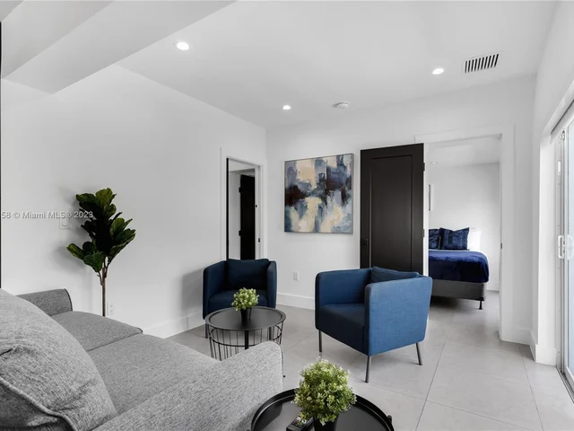 15 NW 52nd St, Miami FL 33127