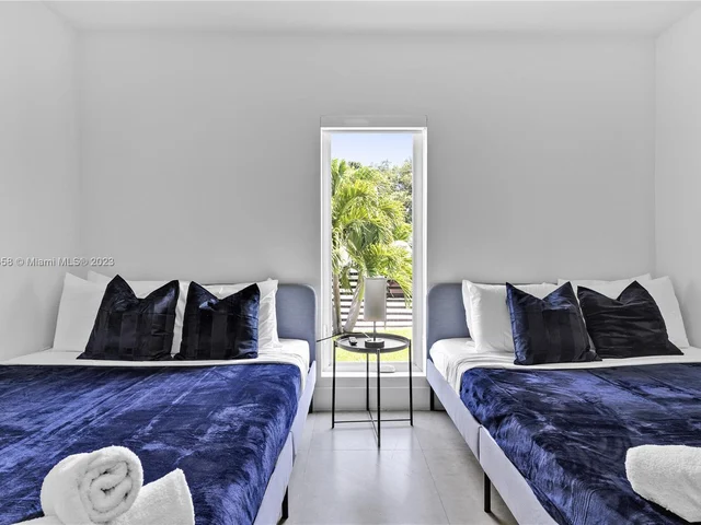 15 NW 52nd St, Miami FL 33127