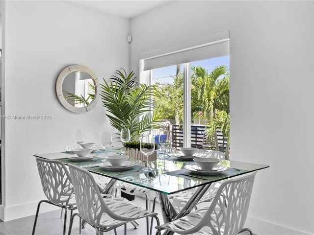 15 NW 52nd St, Miami FL 33127