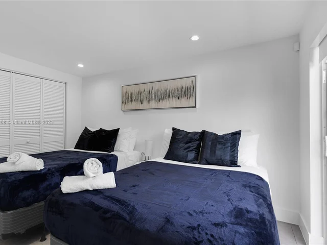 15 NW 52nd St, Miami FL 33127