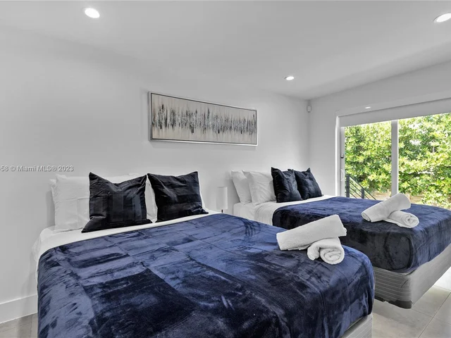 15 NW 52nd St, Miami FL 33127