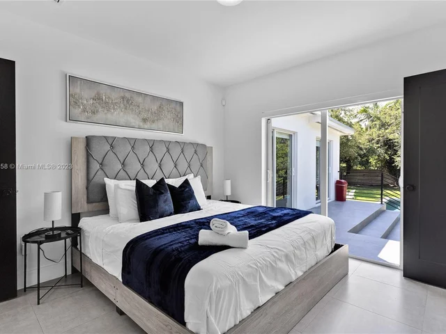 15 NW 52nd St, Miami FL 33127