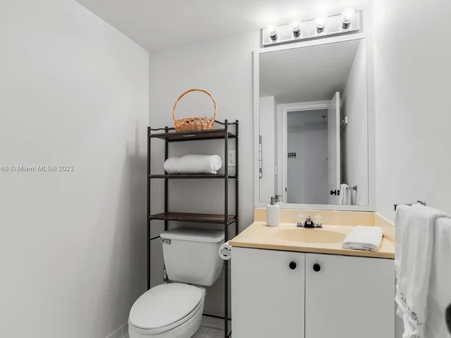 19370 Collins Ave # 708, Sunny Isles Beach FL 33160