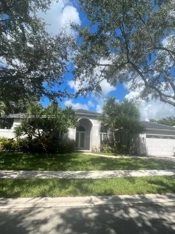 2703 Meadowood Dr, Weston FL 33332