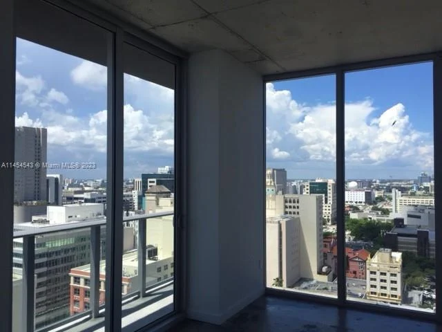 151 SE 1 ST # 2010, Miami FL 33131