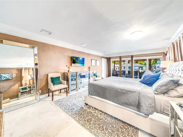 41 Castle Harbor Is, Fort Lauderdale FL 33308