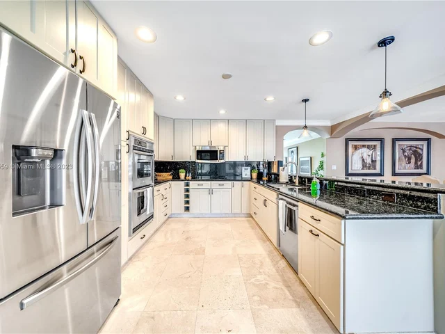 41 Castle Harbor Is, Fort Lauderdale FL 33308