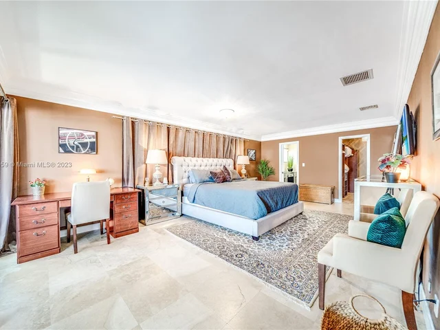 41 Castle Harbor Is, Fort Lauderdale FL 33308