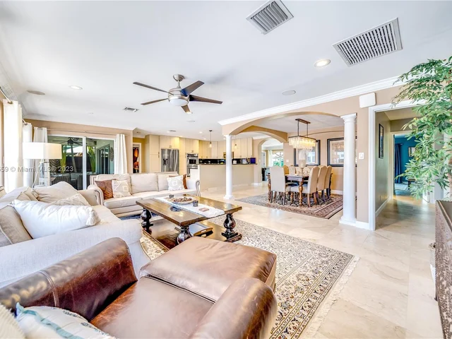 41 Castle Harbor Is, Fort Lauderdale FL 33308