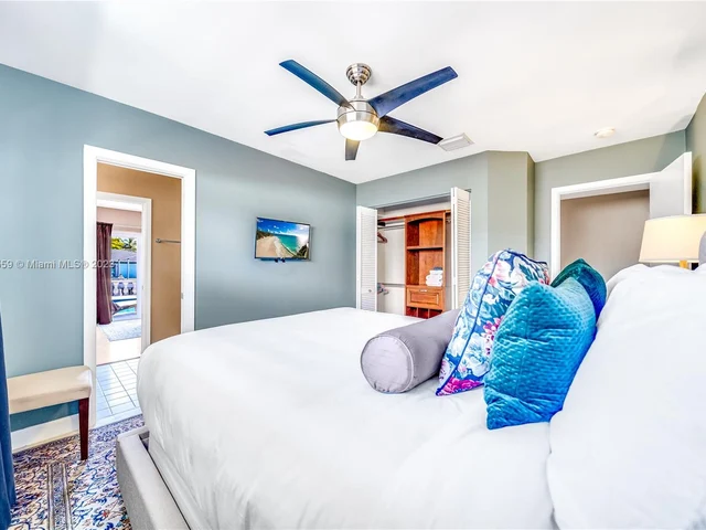 41 Castle Harbor Is, Fort Lauderdale FL 33308