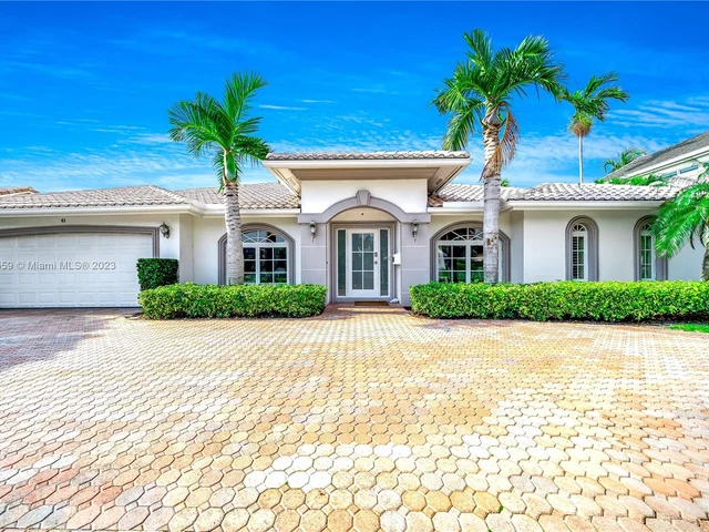 41 Castle Harbor Is, Fort Lauderdale FL 33308