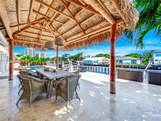 41 Castle Harbor Is, Fort Lauderdale FL 33308