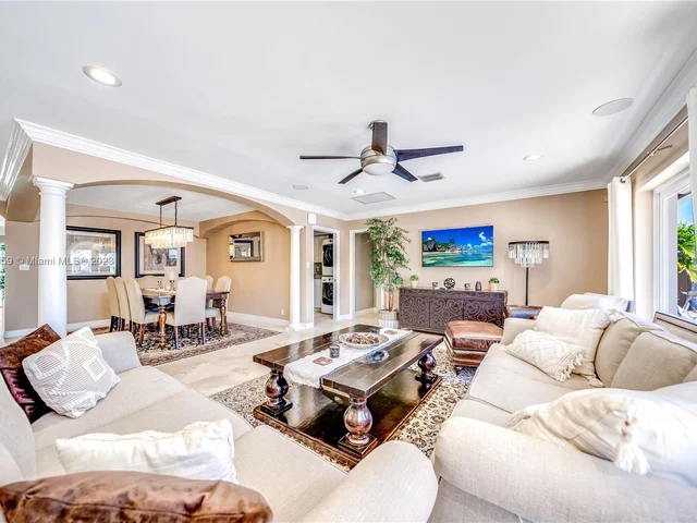 41 Castle Harbor Is, Fort Lauderdale FL 33308