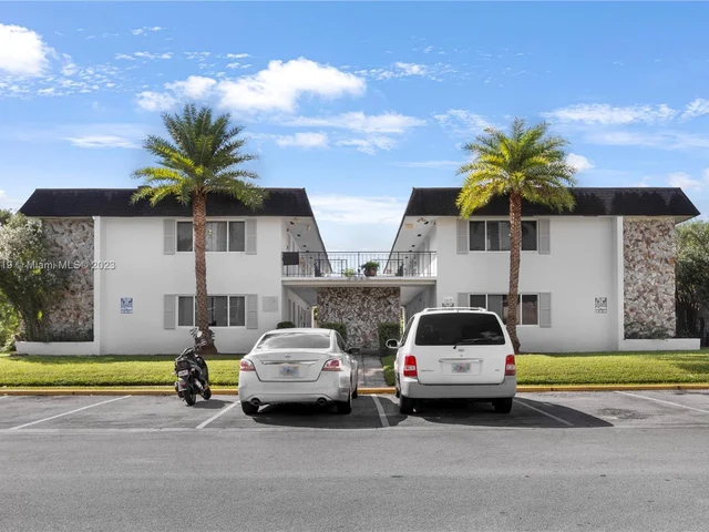 2040 NE 170th St # 4, North Miami Beach FL 33162