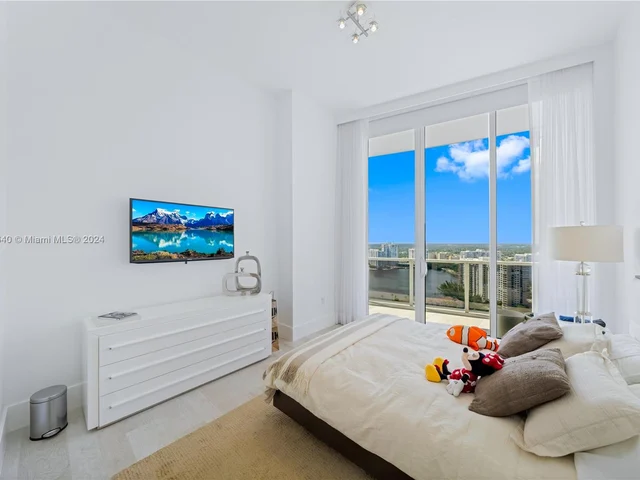 4100 Island Blvd # 3, Aventura FL 33160