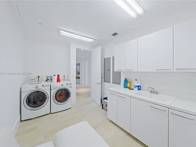 4100 Island Blvd # 3, Aventura FL 33160