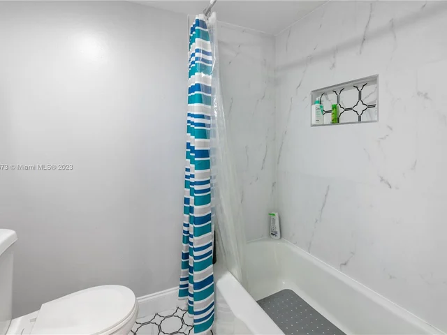 11111 Biscayne Blvd, Miami FL 33181