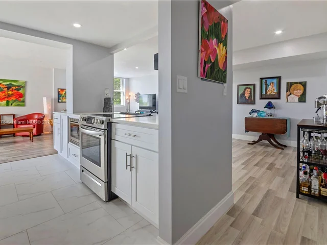 11111 Biscayne Blvd, Miami FL 33181