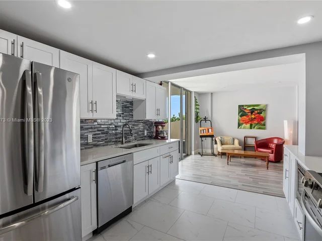 11111 Biscayne Blvd, Miami FL 33181