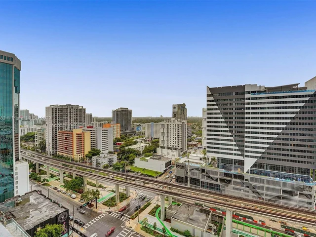 88 SW 7th St # 1408, Miami FL 33130