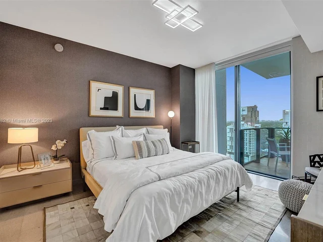 88 SW 7th St # 1408, Miami FL 33130