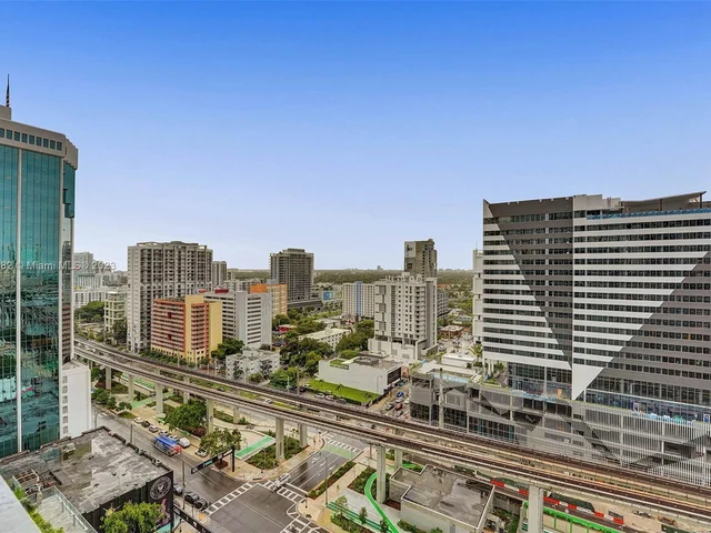 88 SW 7th St # 1408, Miami FL 33130