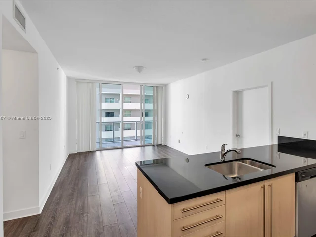 1111 SW 1 AV, Miami FL 33130