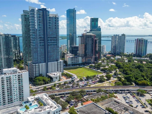 1111 SW 1 AV, Miami FL 33130