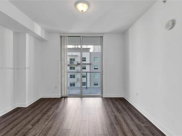 1111 SW 1 AV, Miami FL 33130