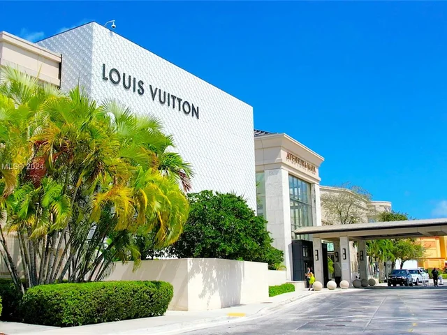 3500 Mystic Pointe Dr # 1504, Aventura FL 33180