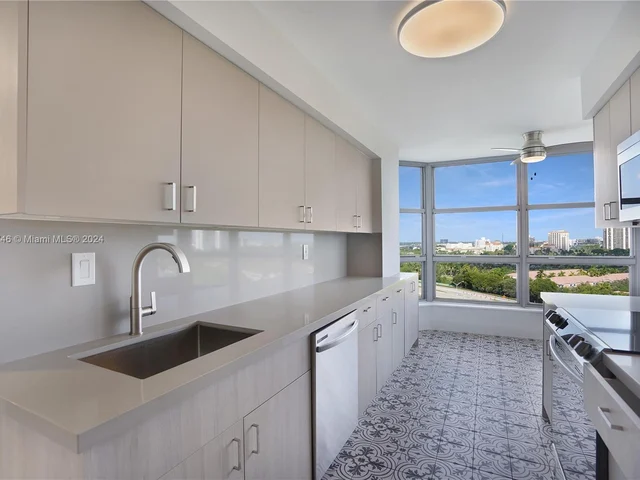 3500 Mystic Pointe Dr # 1504, Aventura FL 33180