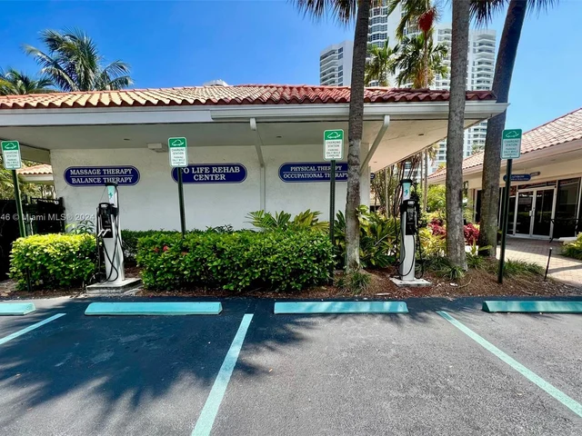 3500 Mystic Pointe Dr # 1504, Aventura FL 33180