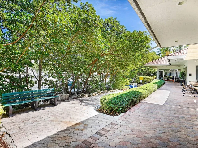 3500 Mystic Pointe Dr # 1504, Aventura FL 33180