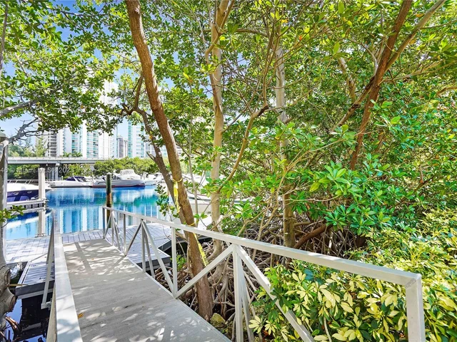 3500 Mystic Pointe Dr # 1504, Aventura FL 33180