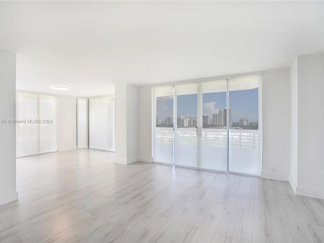 3500 Mystic Pointe Dr # 1504, Aventura FL 33180