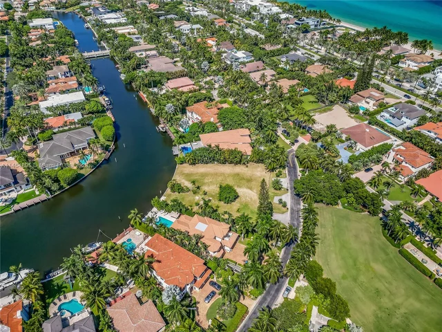 538 N Parkway Pkwy, Golden Beach FL 33160