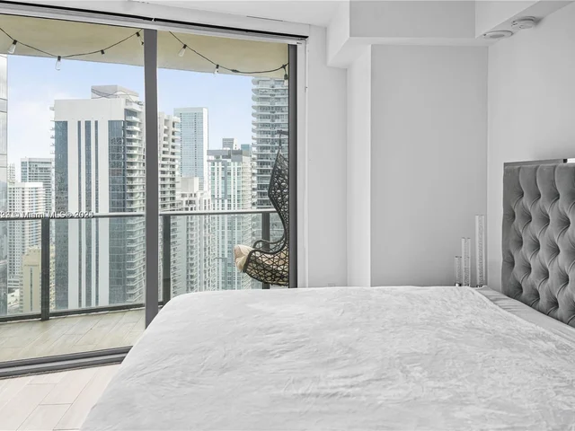 801 S Miami ave # 3904, Miami FL 33130