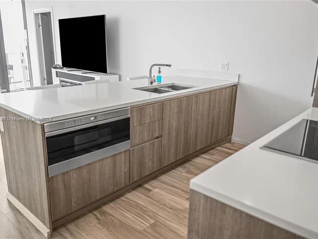 801 S Miami ave # 3904, Miami FL 33130