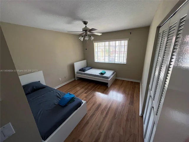 1231 NW 179th Ave, Pembroke Pines FL 33029