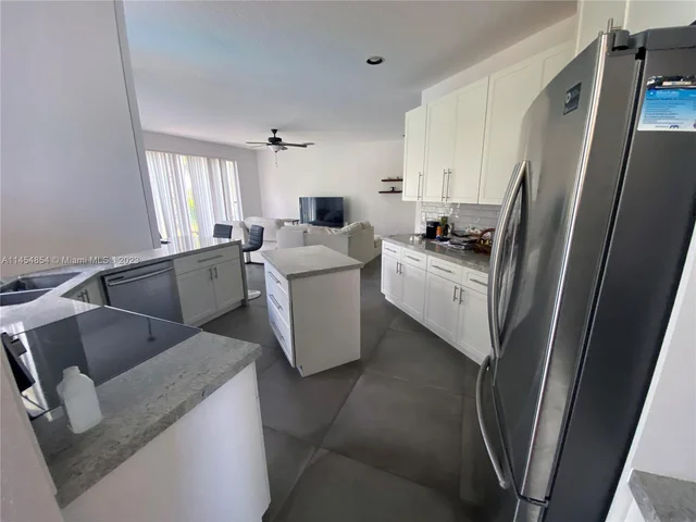 1231 NW 179th Ave, Pembroke Pines FL 33029