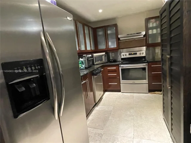 10185 Collins Ave # 222, Bal Harbour FL 33154