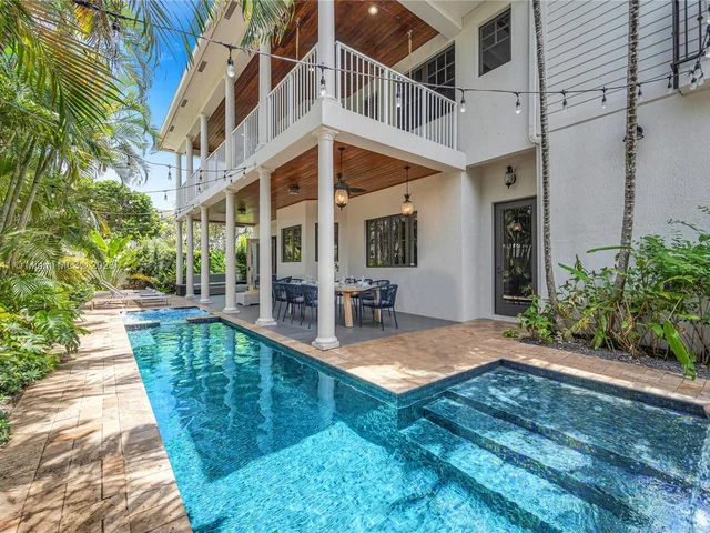 1958 Harbourview Dr, Fort Lauderdale FL 33316