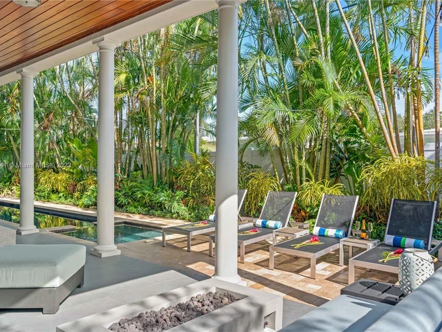 1958 Harbourview Dr, Fort Lauderdale FL 33316