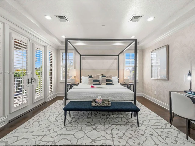 1958 Harbourview Dr, Fort Lauderdale FL 33316