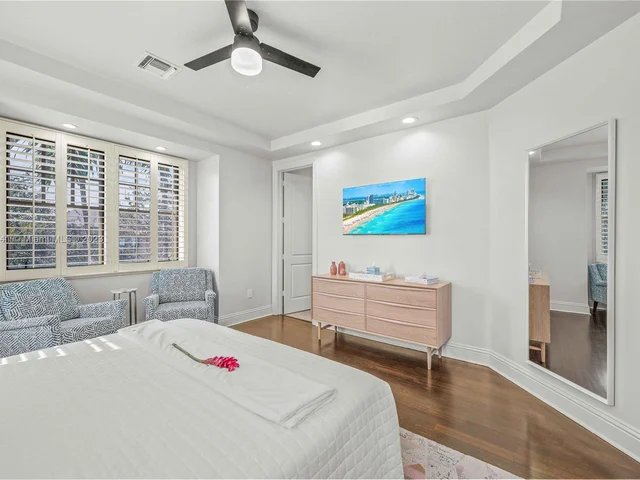 1958 Harbourview Dr, Fort Lauderdale FL 33316