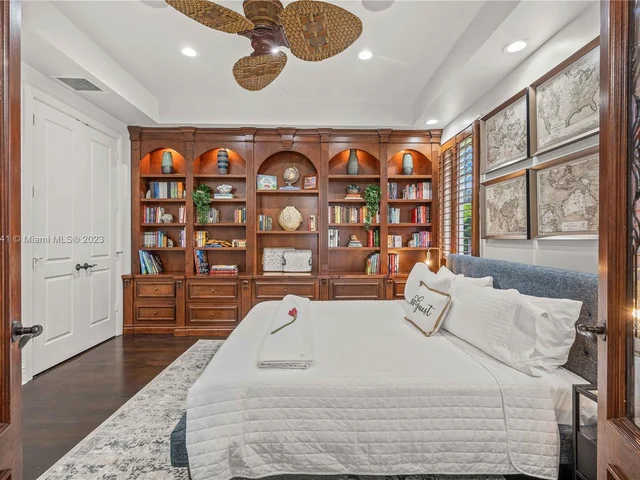 1958 Harbourview Dr, Fort Lauderdale FL 33316