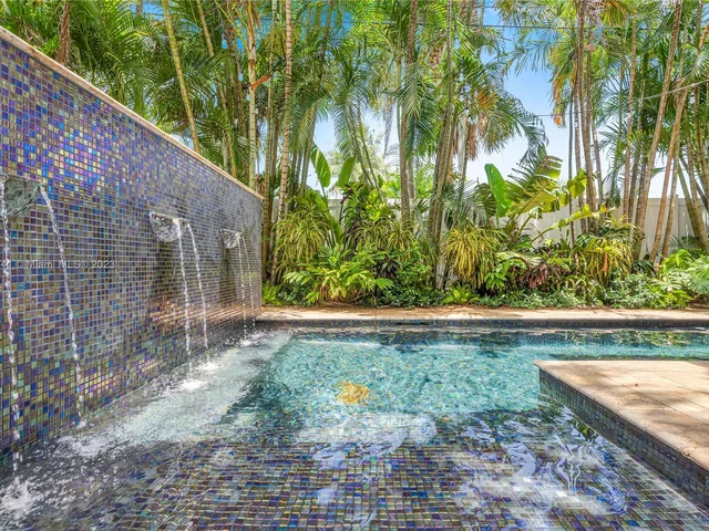 1958 Harbourview Dr, Fort Lauderdale FL 33316