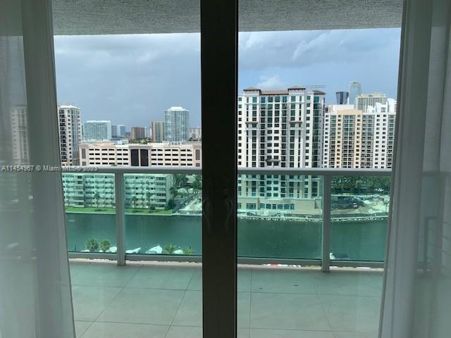 100 Bayview Dr # 1431, Sunny Isles Beach FL 33160