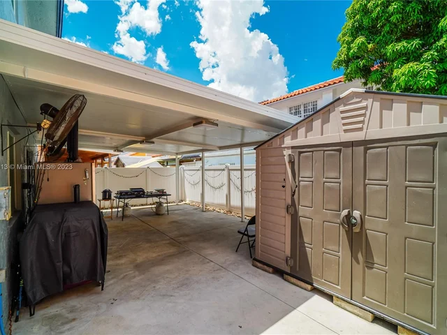 8849 NW 108th St, Hialeah Gardens FL 33018